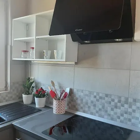 Obiteljski Smjestaj 100 M2, App 4stars, Plaza, Jacuzzi Apartamento