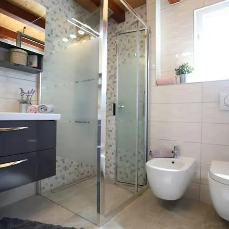 Apartamento Obiteljski Smjestaj 100 M2, App 4stars, Plaza, Jacuzzi *